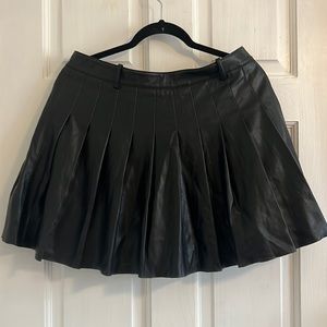 Leather pleated skirt